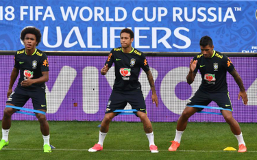 Neymar i Paulinho podczas zgrupowania przed meczem z Paragwajem.