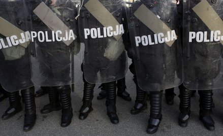 Warszawa: Starcia kibiców z policją