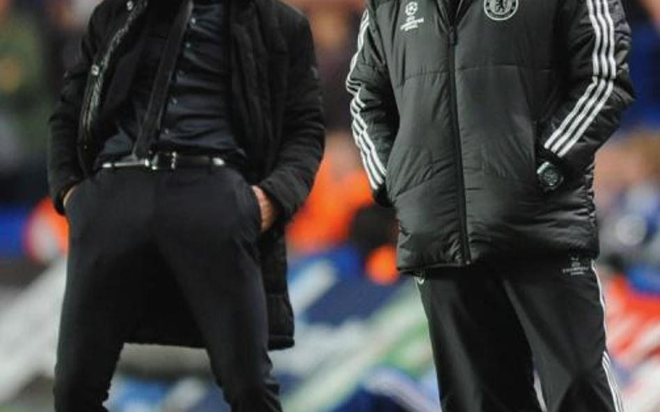 Diego Simeone (z lewej) upokorzył w Londynie Jose Mourinho