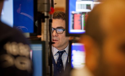 Wejście indeksów na nowe szczyty przedłuża się. Czy to zły sygnał?