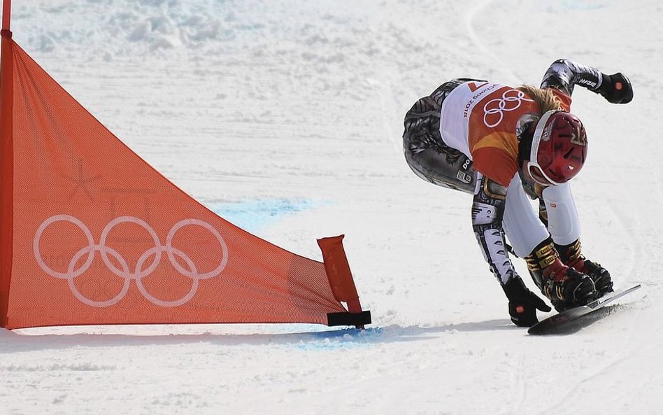 Ester Ledecka na trasie snowboardowego gigantu równoległego