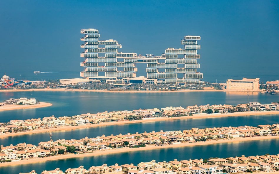 Atlantis The Royal. Hotel w Dubaju zachwyca architekturą i cenami sięgającymi 100 tys. dolarów