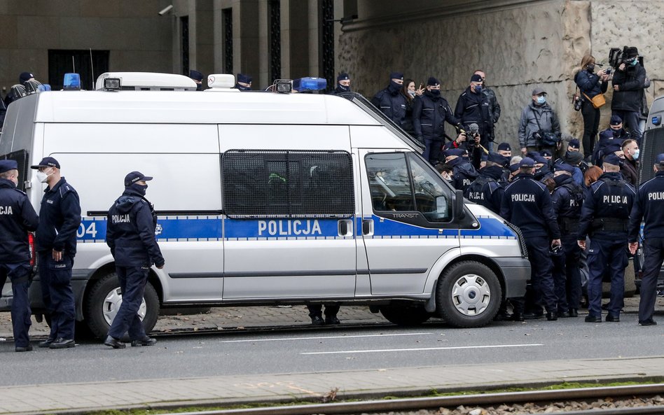 Pogróżki wobec polityków są we współczesnej Polsce, niestety, na porządku dziennym.