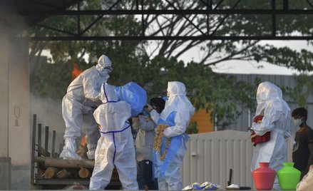 Koronawirus. Indie: Wciąż ponad 300 tysięcy zakażeń na dobę