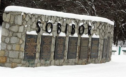 Spóźniona budowa w Sobiborze