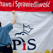 Sondaż: PiS utrzymuje przewagę