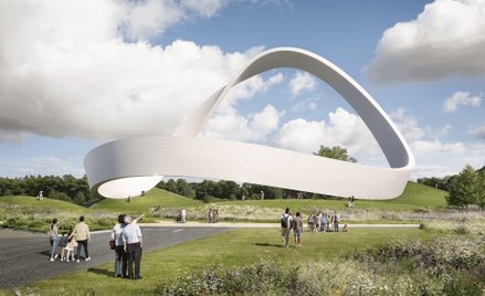 Pomnik o nazwie Eternal Wall of Answered Prayer (ang. Wieczna Ściana Wysłuchanych Modlitw) przypomin