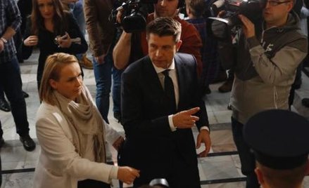 Ryszard Petru zadeklarował, że Nowoczesna nie będzie już blokować mównicy. Na zdjęciu w drodze na sp