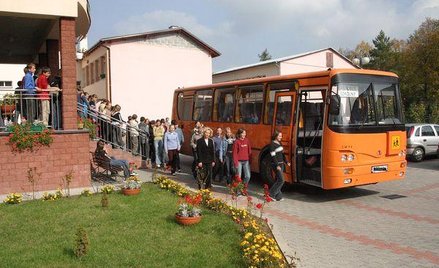 Transport uczniów ma być bezpłatny