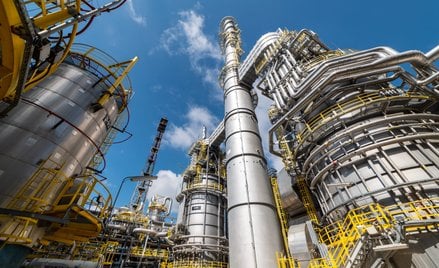 Dzięki sprzyjającemu otoczeniu grupa kapitałowa Orlen ma z działalności rafineryjnej i petrochemiczn