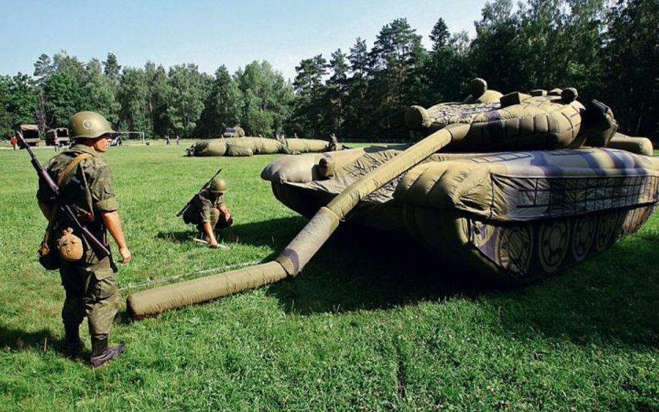 Zdaniem publicysty, Rosja nie kwapi się do nacisku militarnego na państwa poradzieckie – te zaś cora