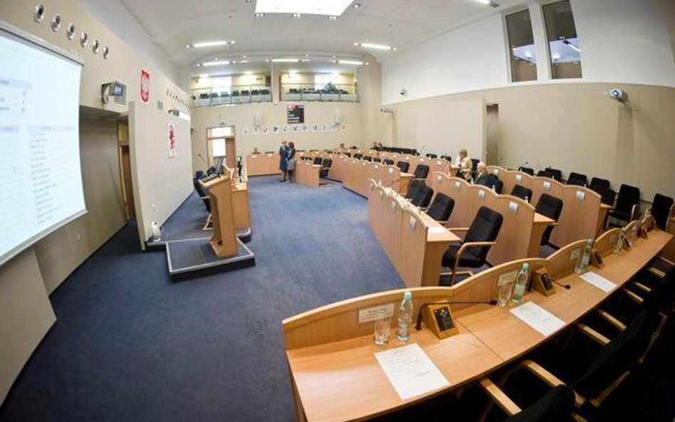 Sesję zwoła wojewoda, a obrady poprowadzi radny senior