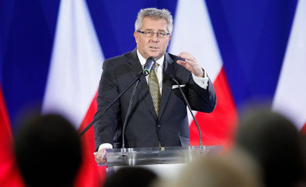 Sondaż: Czy słusznie odwołano Ryszarda Czarneckiego