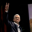 Szef Apple dołączył do grona miliarderów