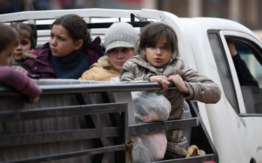 Północny zachód Syrii. Ucieczka przed bombami armii Baszara Asada i Rosjan
