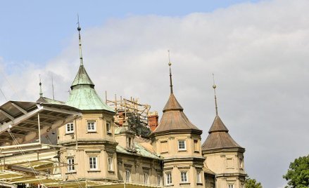 Modlitwa biskupów z synodem w tle