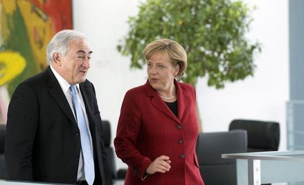 Dominique Strauss-Kahn, szef MFW z niemiecką kanclerz Angelą Merkel