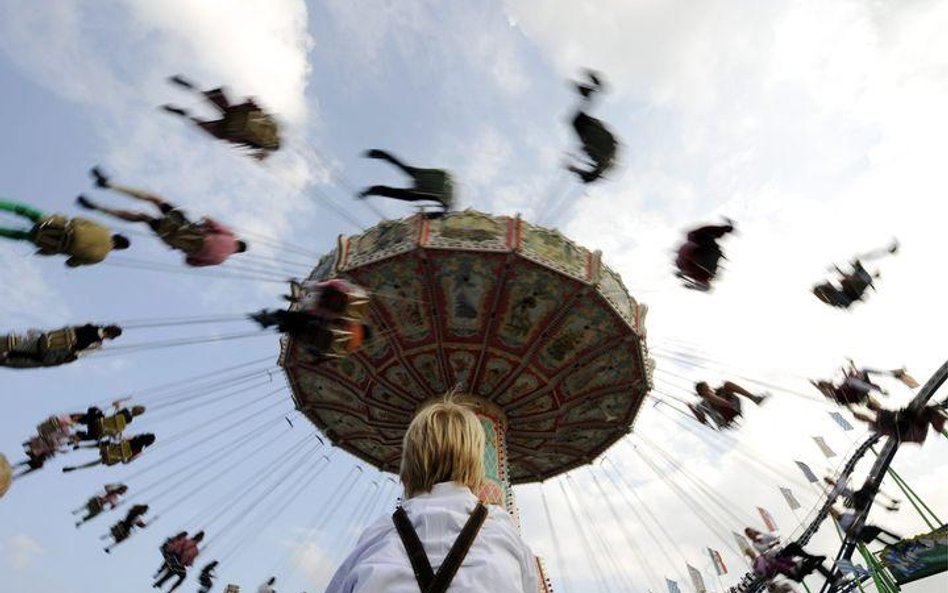 Monachium, Niemcy. Karuzela na festiwalu piwnym Oktoberfest