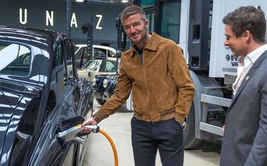 Beckham inwestuje: jego firma przerabia auta na elektryczne