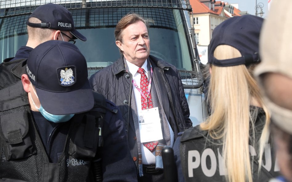 Kolejne zarzuty dla samozwańczego prezydenta. Oszustwa o znacznej wartości
