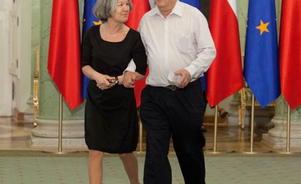 Redaktor Michnik w gumowych sandałach u prezydenta Komorowskiego