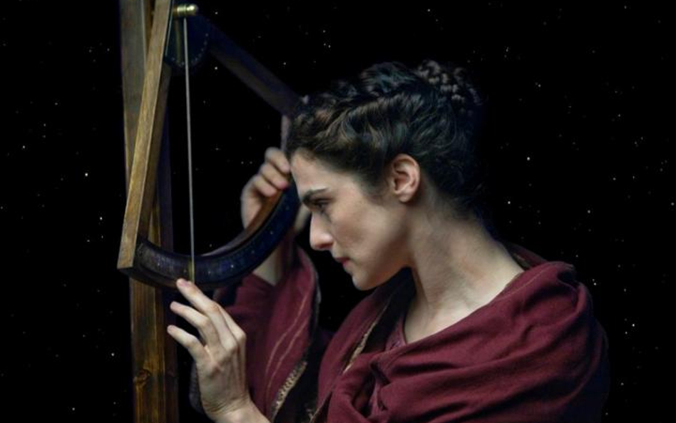 Hypatia (Rachel Weisz) staje się ofiarą krwawych rozgrywek o władzę w Aleksandrii. Film od piątku w 