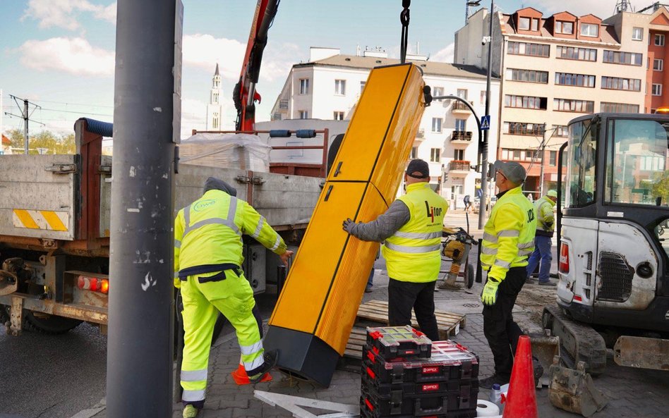 W miejscu tragicznego wypadku na Grochowskiej pojawił się fotoradar