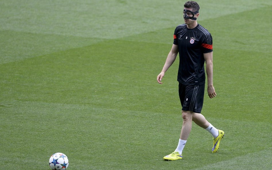 Robert Lewandowski podczas treningu na stadionie Camp Nou w Barcelonie.