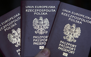 Okładka paszportu biometrycznego Rzeczpospolitej Polskiej