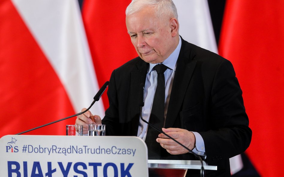 Prezes PiS Jarosław Kaczyński podczas spotkania z mieszkańcami Białegostoku