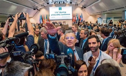 Tak wyglądały spotkania OPEC w Wiedniu w czasach przed koronawirusem. Dziennikarze przed konferencją