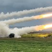 Zestawy HIMARS w czasie ćwiczeń na wybrzeżu Tajwanu