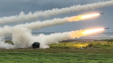 Zestawy HIMARS w czasie ćwiczeń na wybrzeżu Tajwanu