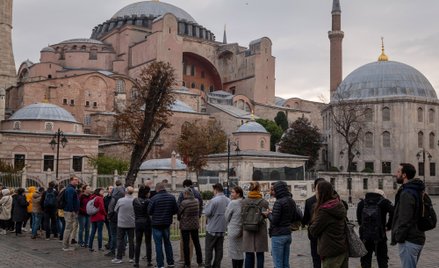 Przez pierwsze dziewięć wieków swojego istnienia Hagia Sophia była chrześcijańską świątynią Mądrości