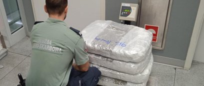 W bagażu jednej z turystek funkcjonariusze KAS odkryli ok. 40 kilogramów narkotyków