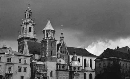 W kryptach na Wawelu spoczywa wielu historycznych przywódców Polski