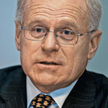 John Collins zanim trafił do DSG, pracował m.in. w Shellu, NM Rothschild & Sons, BSkyB czy National 
