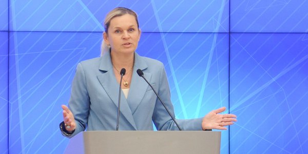 Nowacka: efekt podwyżki dla nauczycieli wkrótce zniknie, płace trzeba powiązać z gospodarką