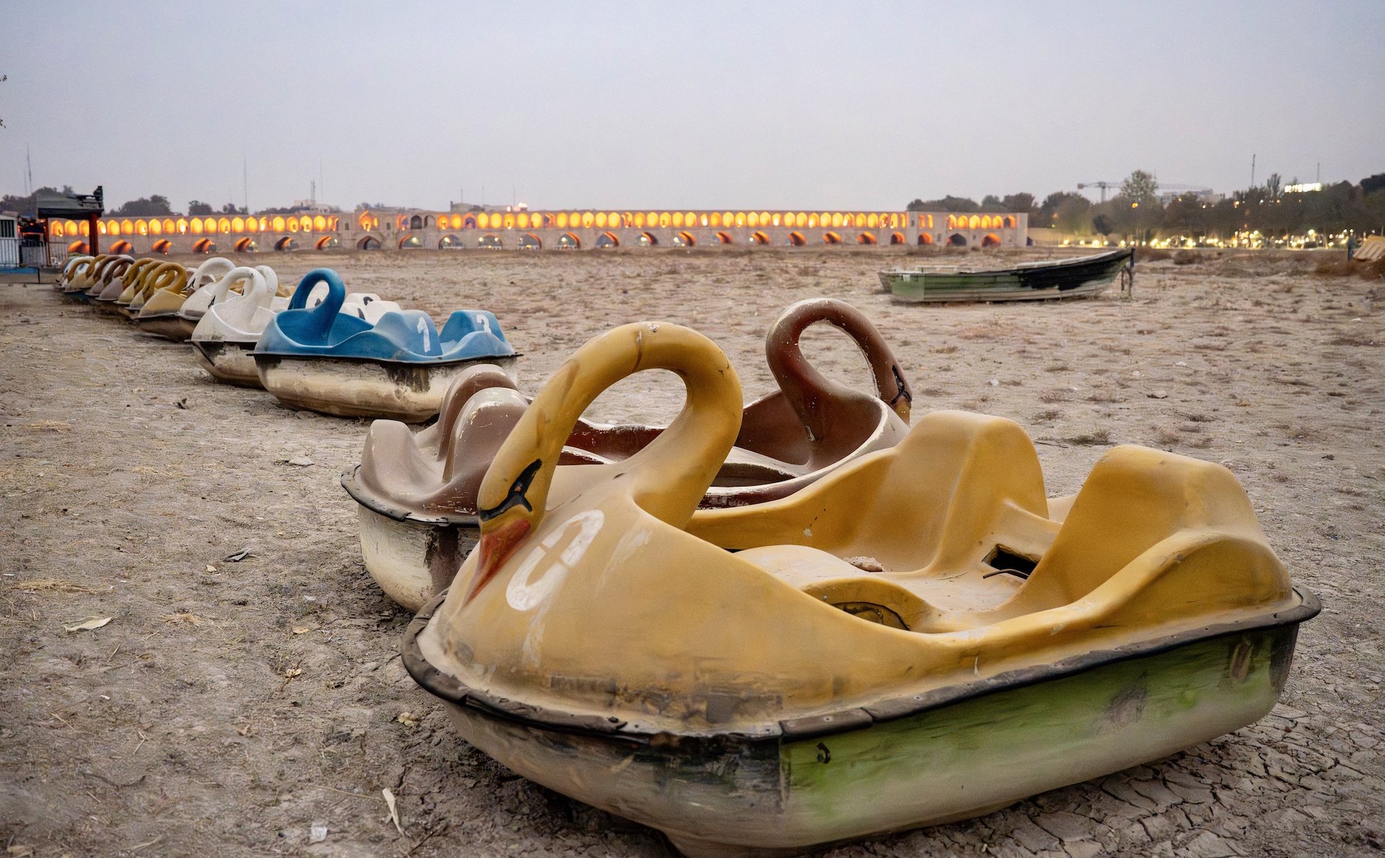 Państwo rzucone na kolana przez suszę. Ewakuacja stolicy i modlitwy o deszcz