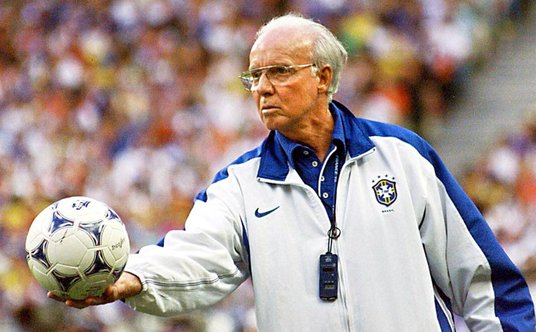 Mário Zagallo w czasie finału mistrzostw świata w 1998 roku