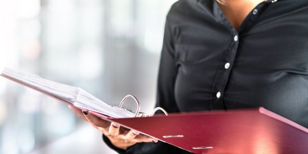 Zawód okołoprawniczy na liście zagrożonych przez AI. Kto powinien myśleć o zmianie fachu?