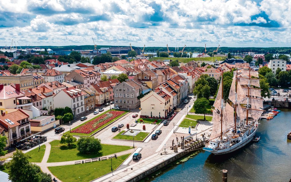 Kłajpeda, pierwszy cel podróży. Tomas Venclova, który się tu urodził, pisał, że to miasto zburzonych