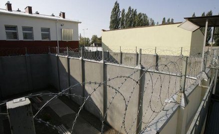 Dyrektor zakładu karnego przewiezie osobę pozbawioną wolności do szpitala, który będzie w stanie pom