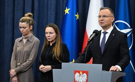Prezydent Andrzej Duda z żonami ułaskawionych polityków PiS