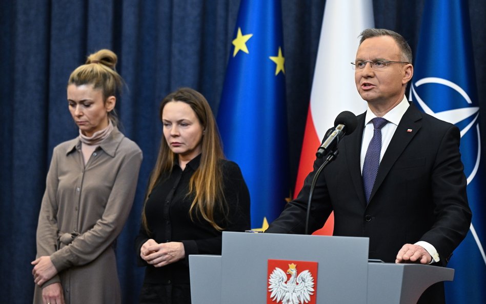 Prezydent Andrzej Duda z żonami ułaskawionych polityków PiS