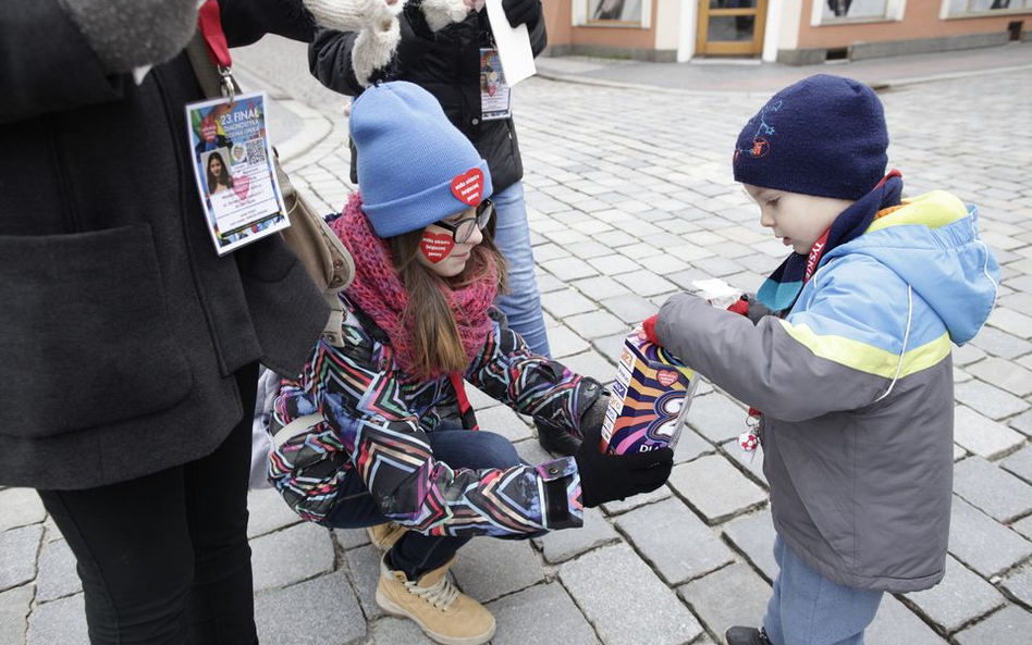 Darowizny na Wielką Orkiestrę Świątecznej Pomocy: konto lepsze od puszki