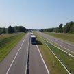 Ruch ciężarówek na remontowanej autostradzie A2.