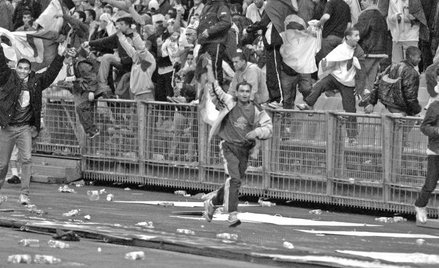 Przybysze z krajów muzułmańskich dali wyraz swojej wrogości wobec Francji podczas pierwszego w histo