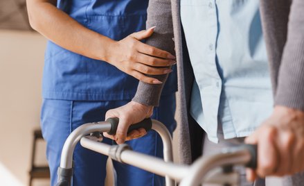 Szpital Czerniakowski w Warszawie planuje zwolnić nawet 30 opiekunów medycznych