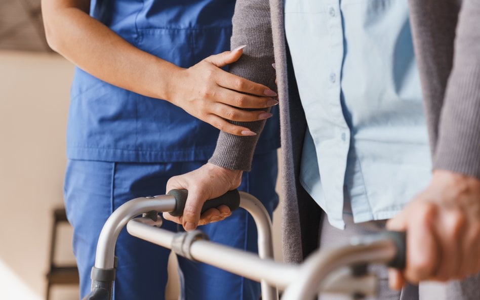 Szpital Czerniakowski w Warszawie planuje zwolnić nawet 30 opiekunów medycznych